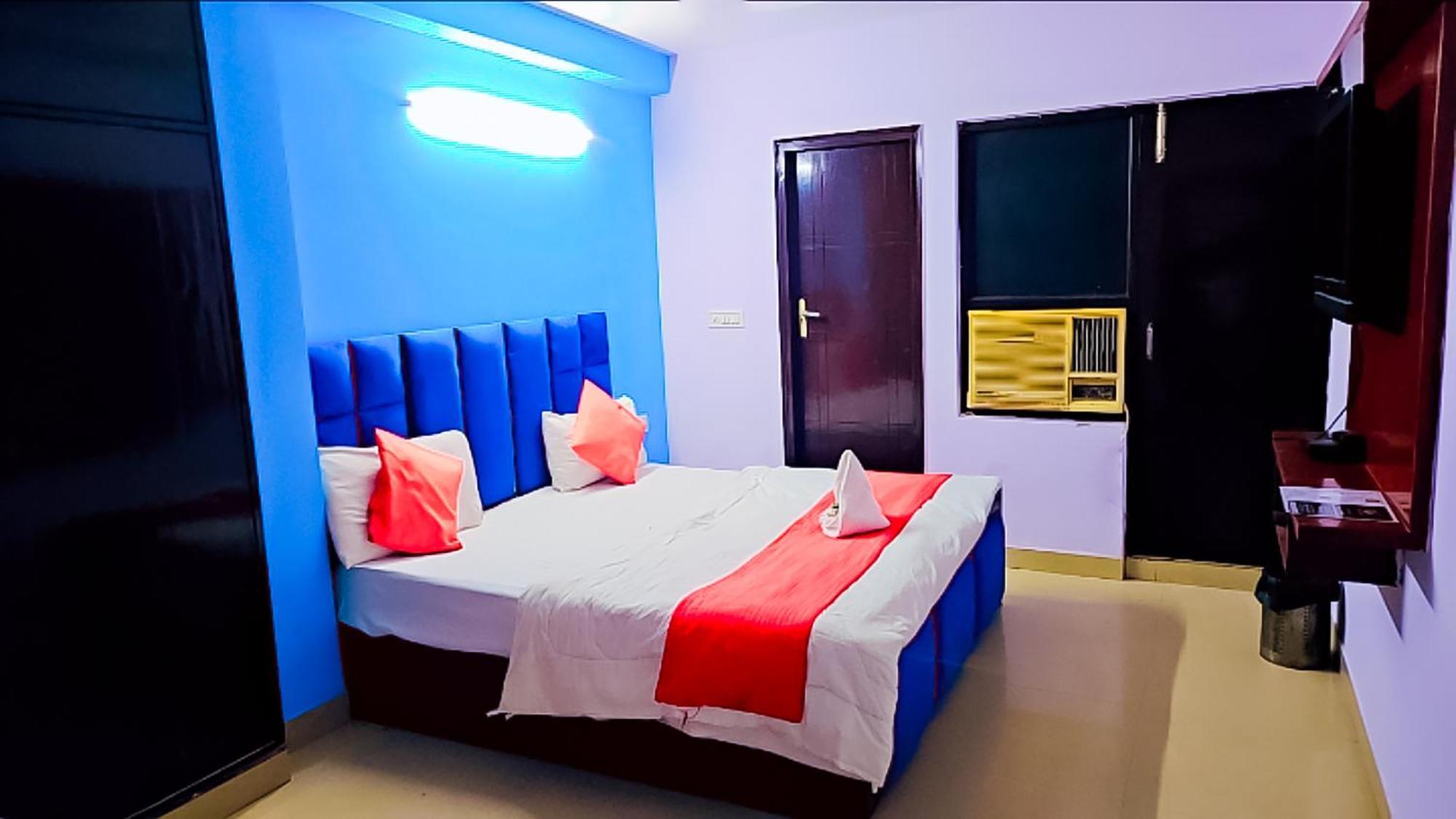 Happy Inn - Near Saket Metro New Delhi Exterior photo