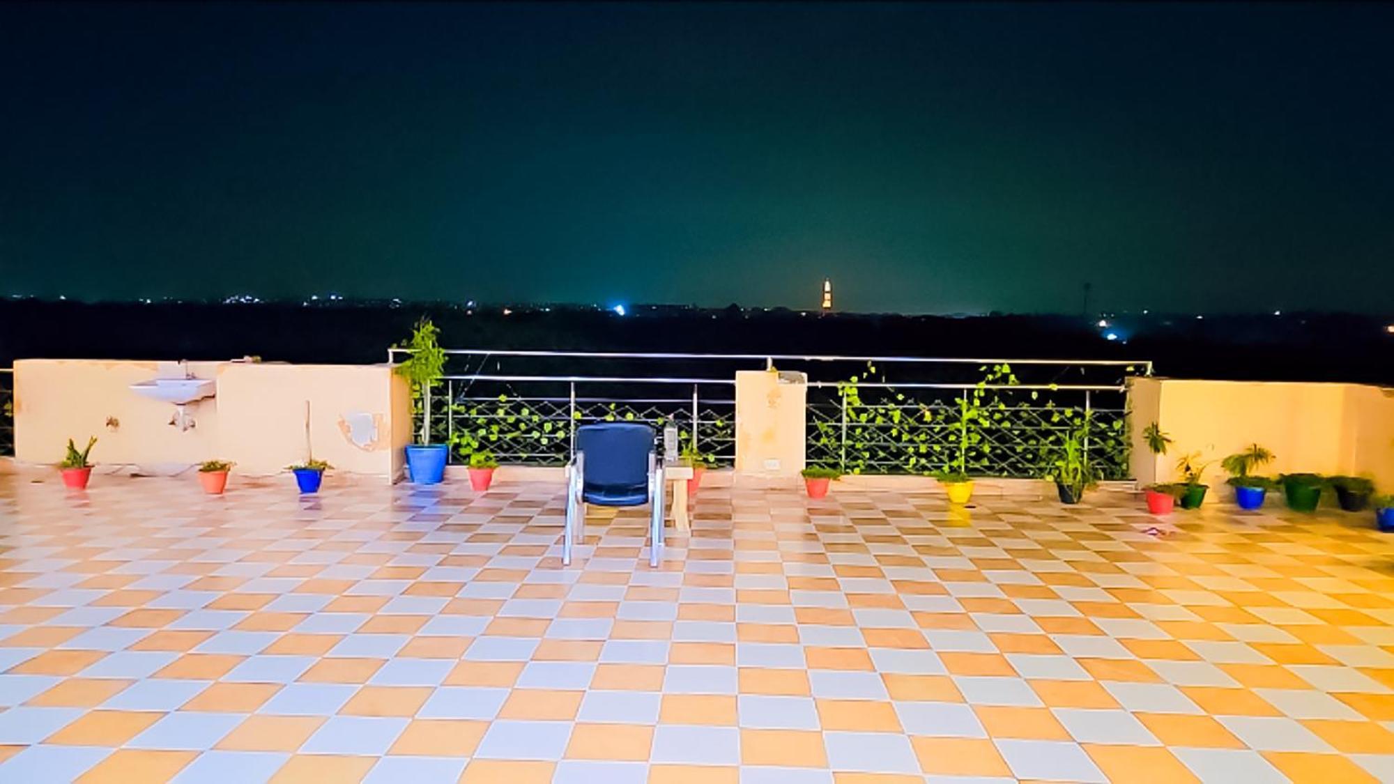 Happy Inn - Near Saket Metro New Delhi Exterior photo